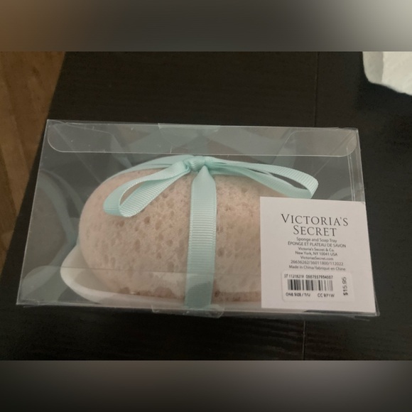 Victoria’s Secret sponge & soap tray set. New in packaging. Elegant & pretty - Picture 3 of 3